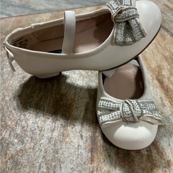 Stuart Weitzman Size 9 girls dress shoes - Picture 2 of 7